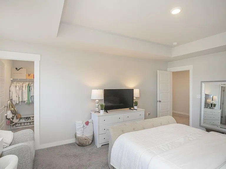 517 Swanholme Dr — Photo 25