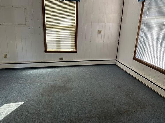 3rd image of 42 Champlain St