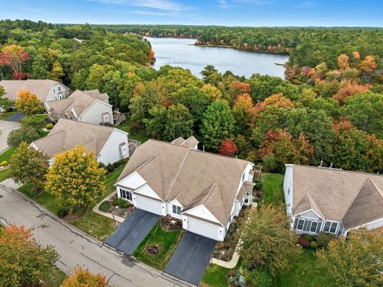 22 Cottage Cv, Plymouth, MA 02360