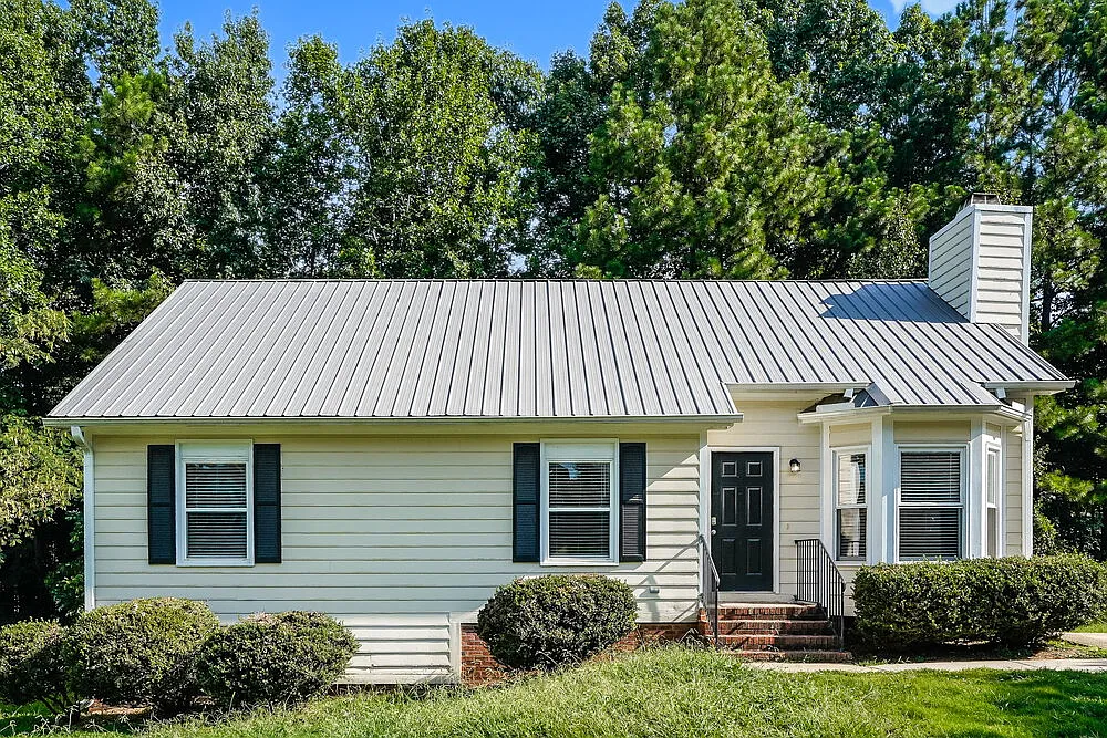 3 bed, 2.0 bath, 1263 sqft, $1,780 — Photo 1