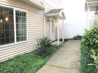 11889 SE Pine St, Portland, OR 97216