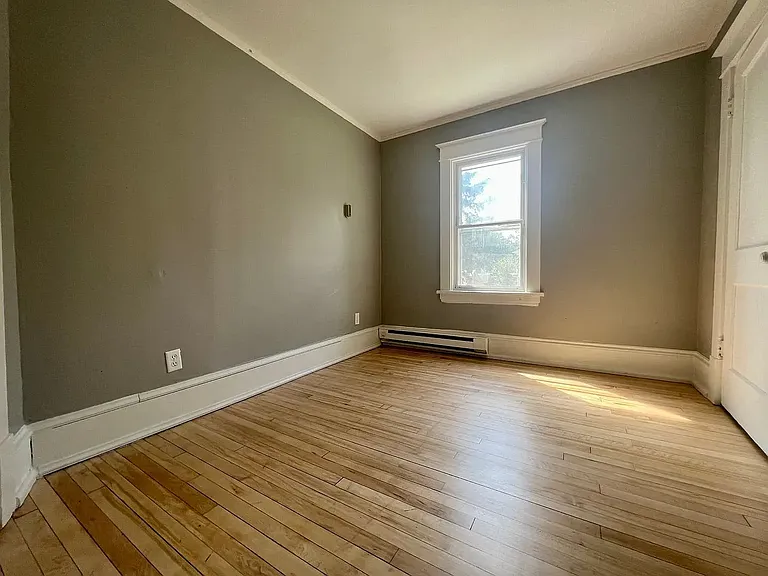 3326 Fremont Ave N — Photo 3