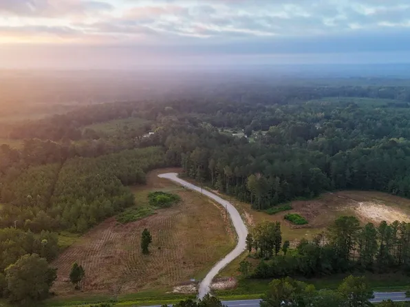 100 Lydia Ln, Canton, MS 39046