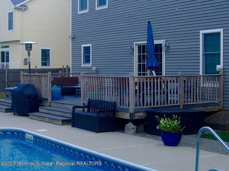 711 Mount Pl — Photo 23