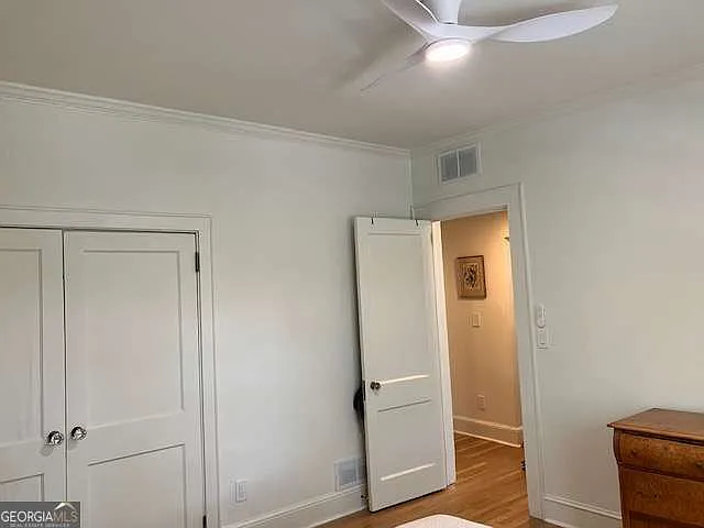 435 10th St NE #18 — Photo 19