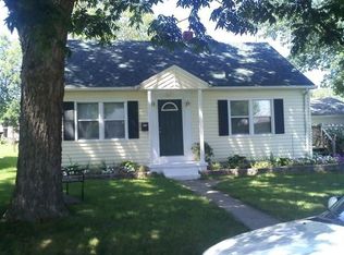 817 E Olive St, Red Bud, IL 62278