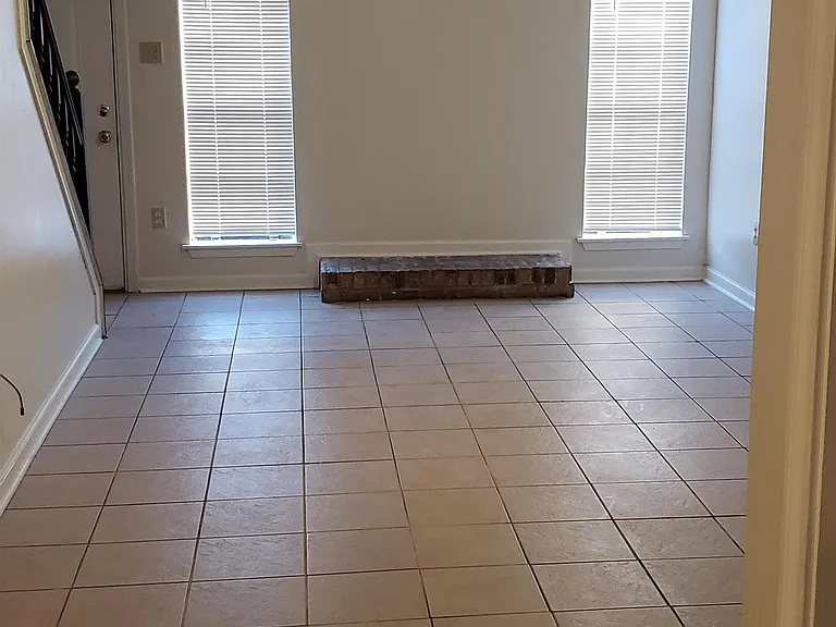 104 Oak Ridge Ave #B — Photo 3