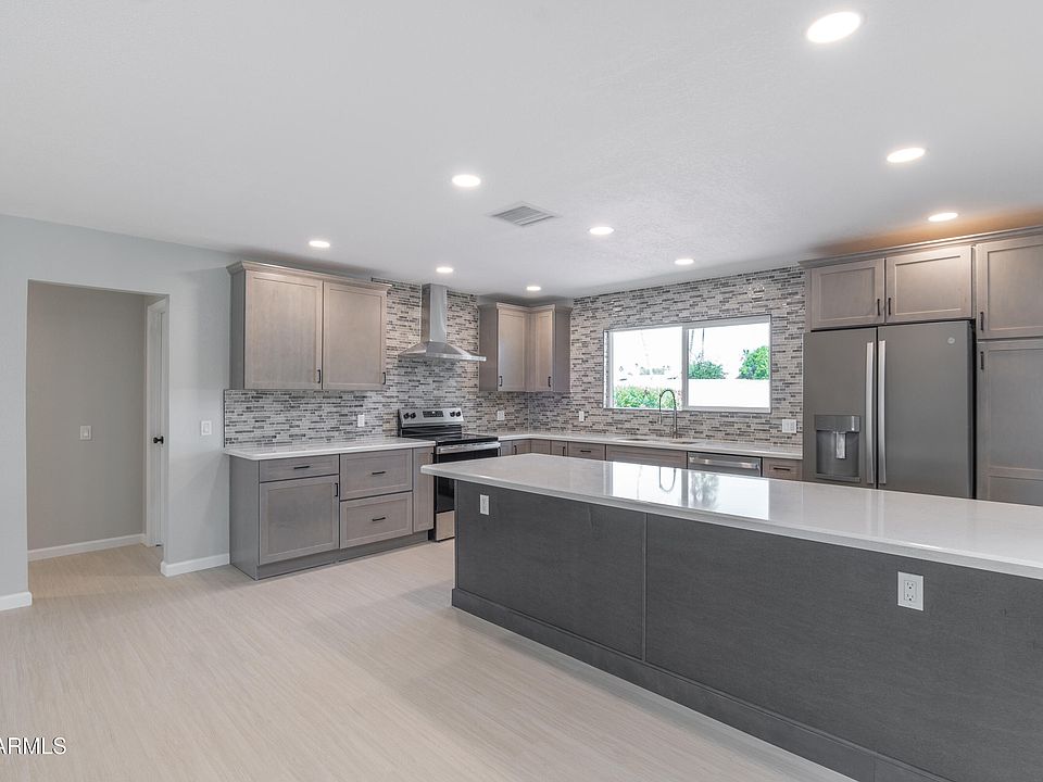 1st image of 18003 N 129TH Avenue