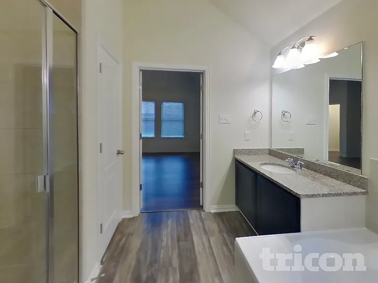 1304 Meridian Dr — Photo 9