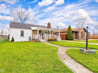 22729 Ridgeway St, Saint Clair Shores, MI 48080