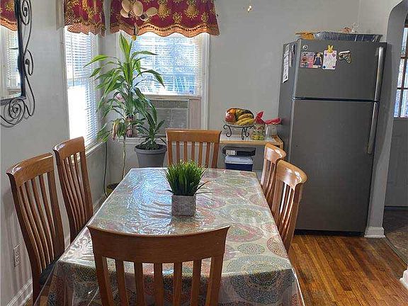 5th image of 11 Lawrence St