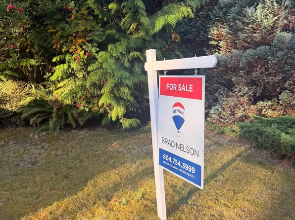 8713 Delcrest Dr, Delta, BC V4C 3Z5
