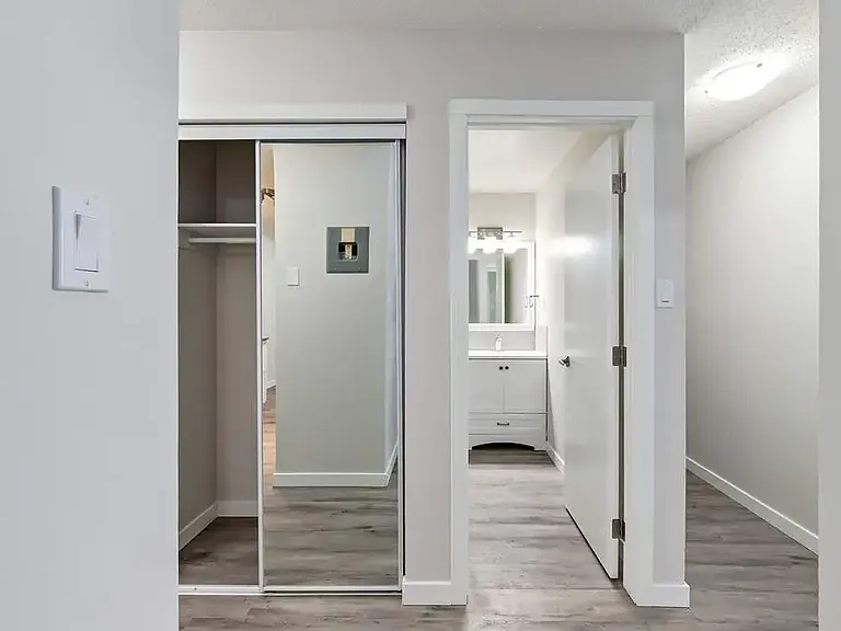 2291 Southview Dr SE #302 — Photo 7