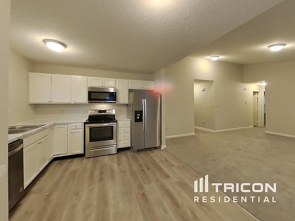 5th image of 1412 Thomas Dr