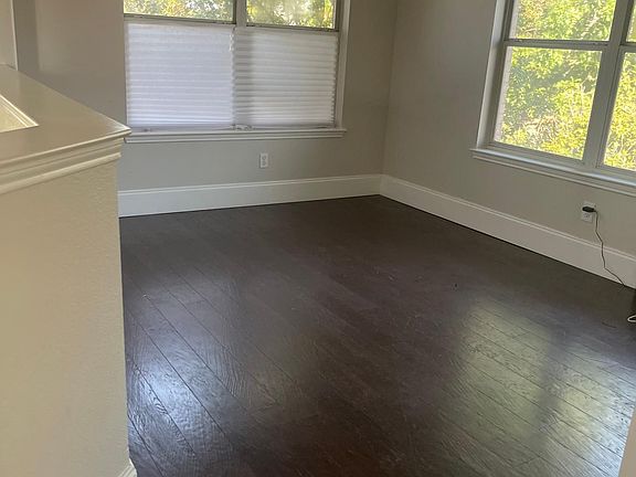 3rd image of 6717 Fairglen Dr