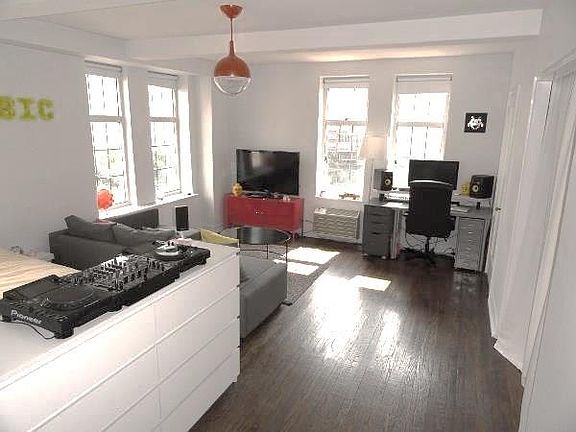 2nd image of 405 W 23rd St APT 9F