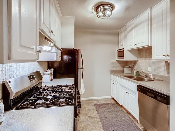 3rd image of 1601 N Innsbruck Dr APT 223