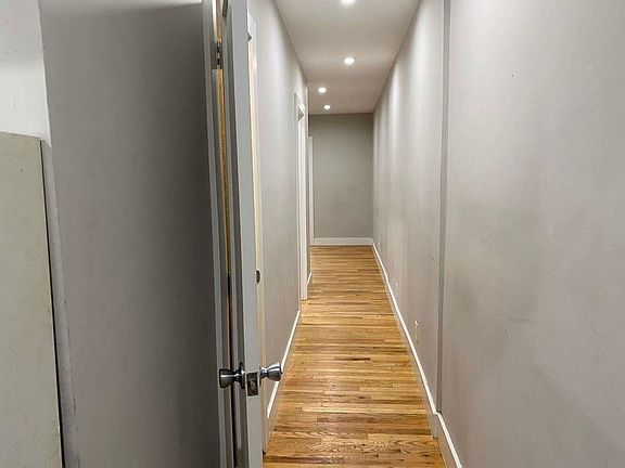 4th image of 112 E 103rd St APT 15