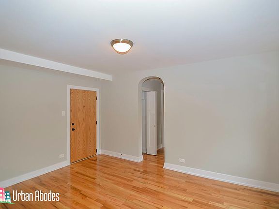 4th image of 550 W Arlington Pl #3170110