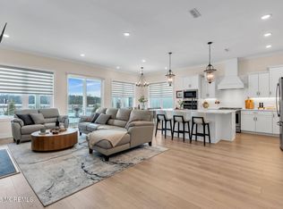 18 Begonia Drive, Manalapan, NJ 07726