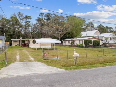 421 Minnow Dr., Pawleys Island, SC, 29585