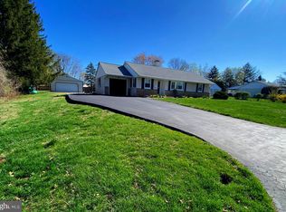 1022 Sparrow Rd, Audubon, PA 19403