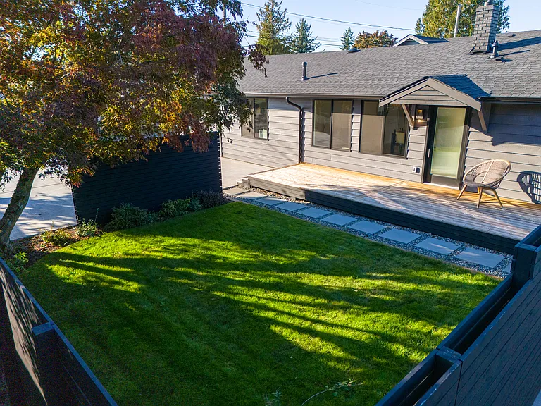 1068 Harding St — Photo 4