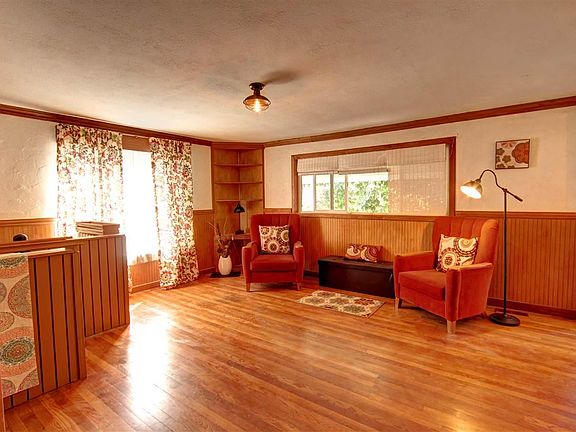 5th image of 3833 E 35th Ave