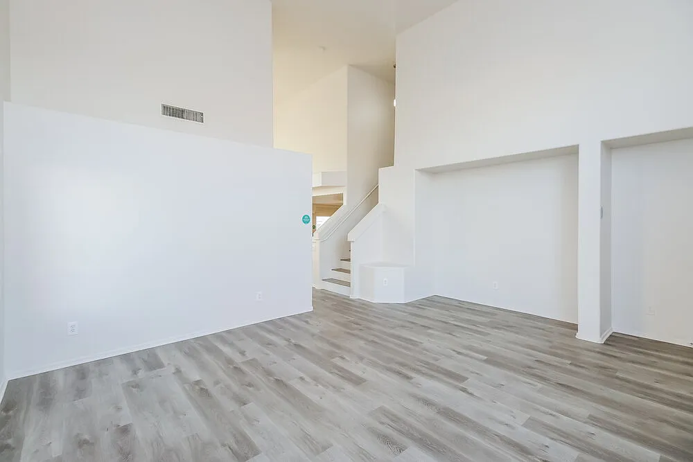 3 bed, 2.5 bath, 1726 sqft, $2,320 — Photo 4