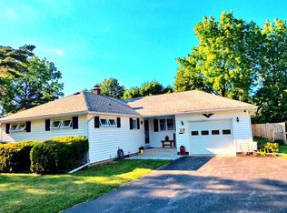 5 Meadowbrook Dr, Albion, NY