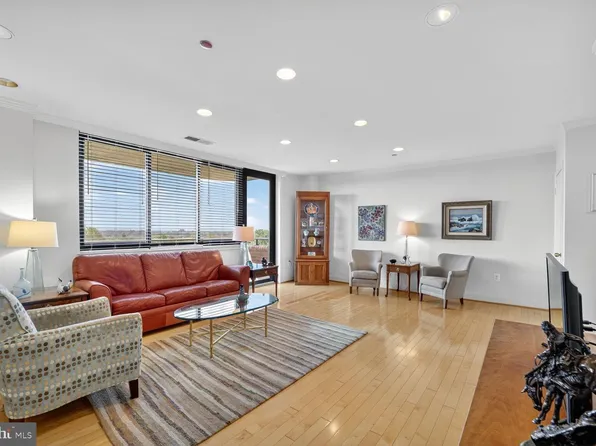 4550 N Park Ave APT 1005, Chevy Chase, MD 20815