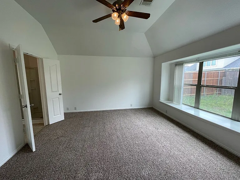 905 Remington Ranch Rd — Photo 6