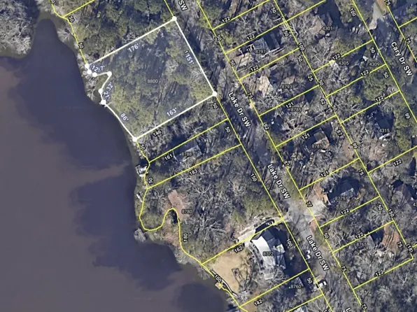 8800 Lake Dr, Snellville, GA 30039