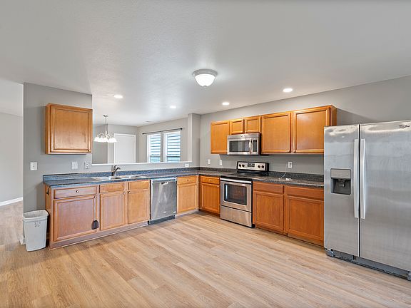 4th image of 271 Bermuda Lakes Dr
