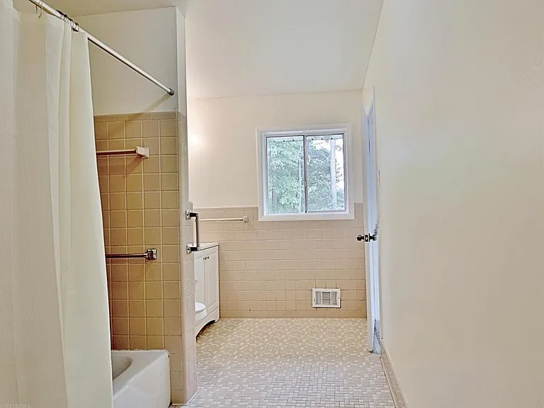 745 Anderson Dr — Photo 42