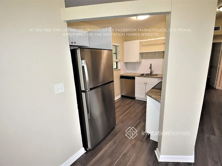 1633 NW 15th Pl — Photo 4