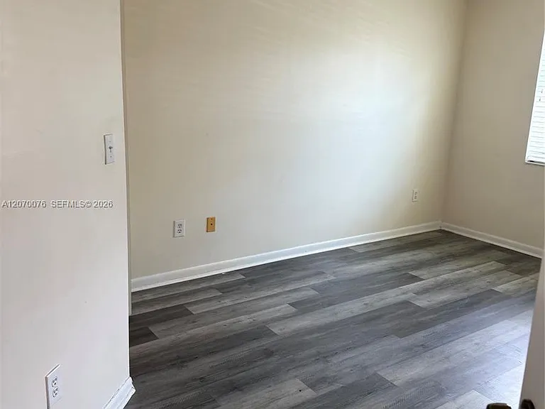2255 SE 27th Dr #102 — Photo 2