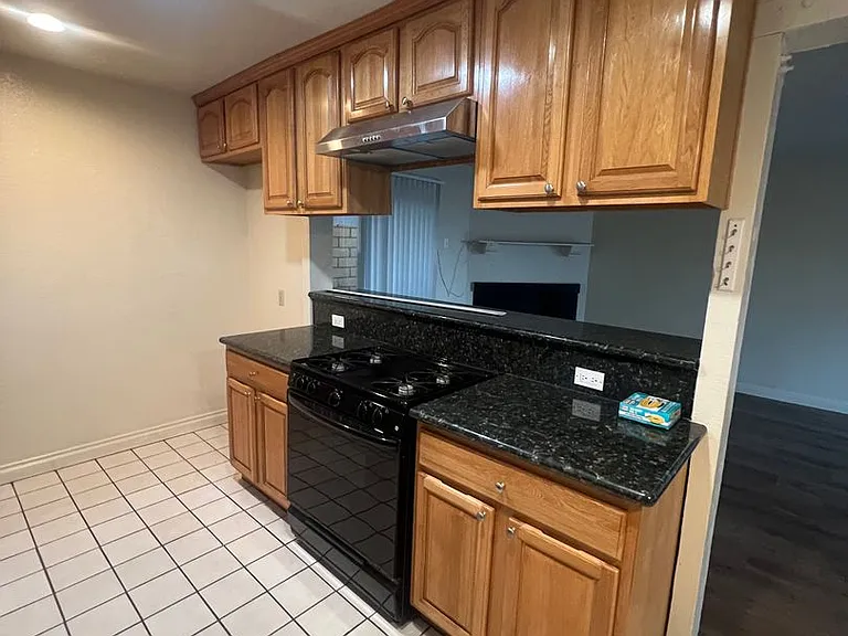 509 Delaware St — Photo 4