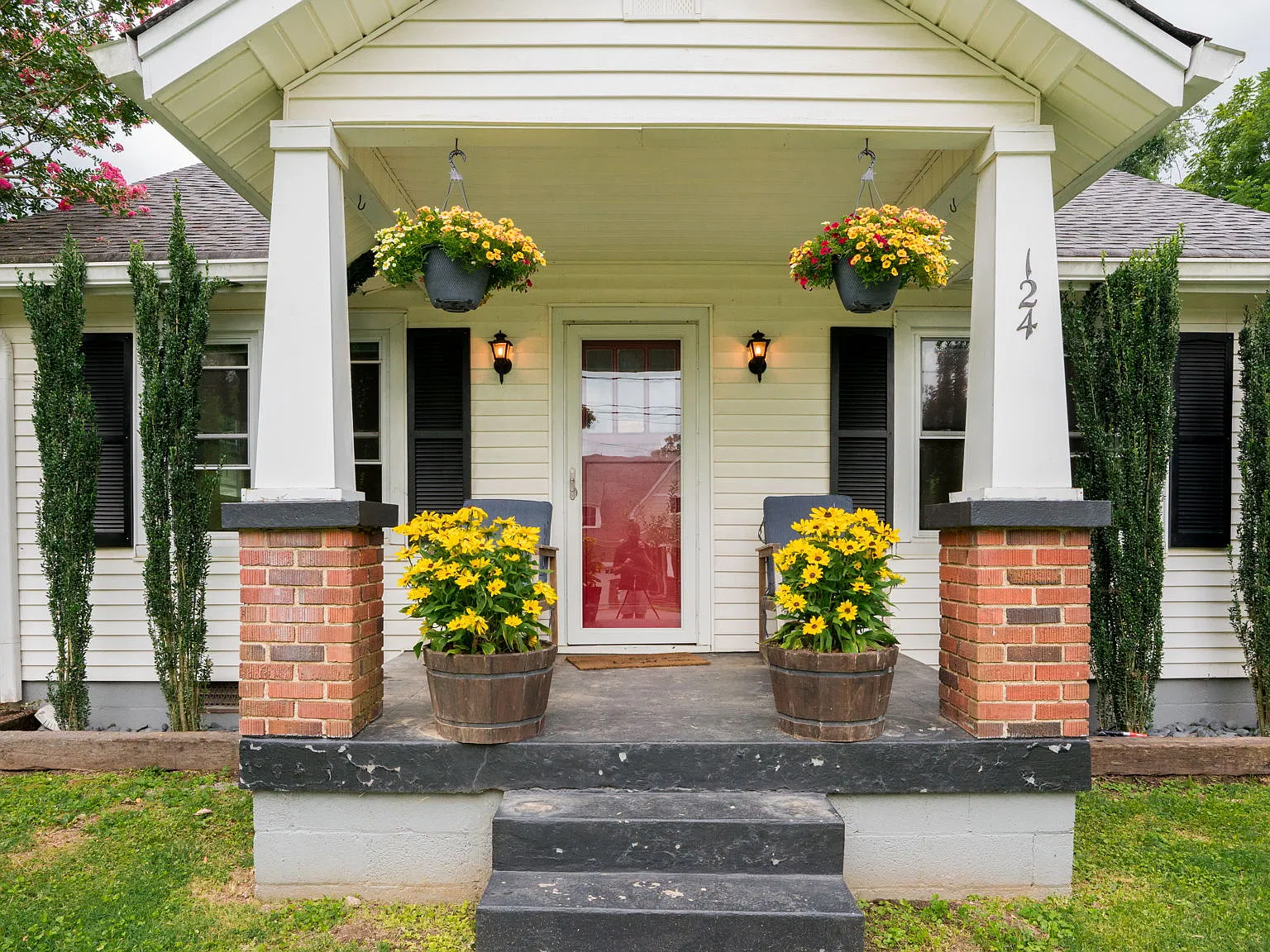 3 bed, 1450 sqft, $2,499 — Photo 2