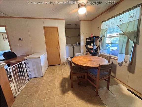 3rd image of 2394 Tombleson Run Rd