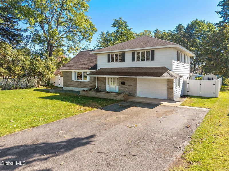 2nd image of 1029 Fairlane Road
