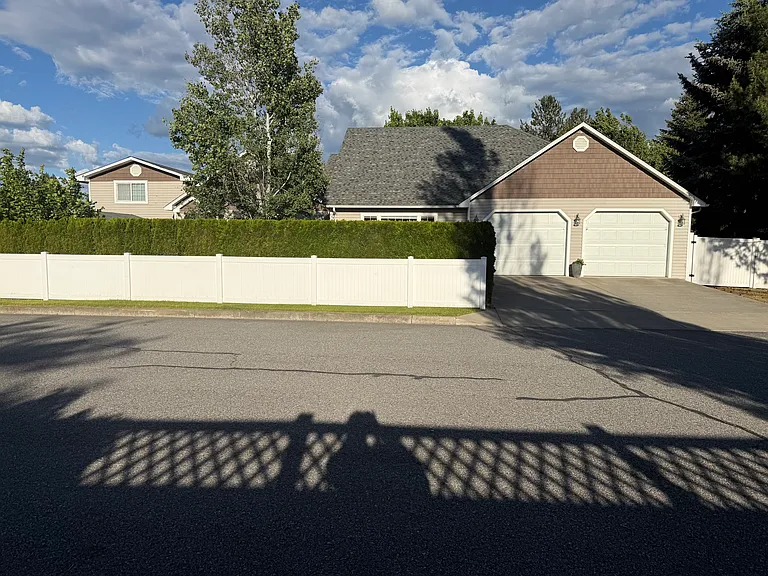 2307 S Best Rd — Photo 2