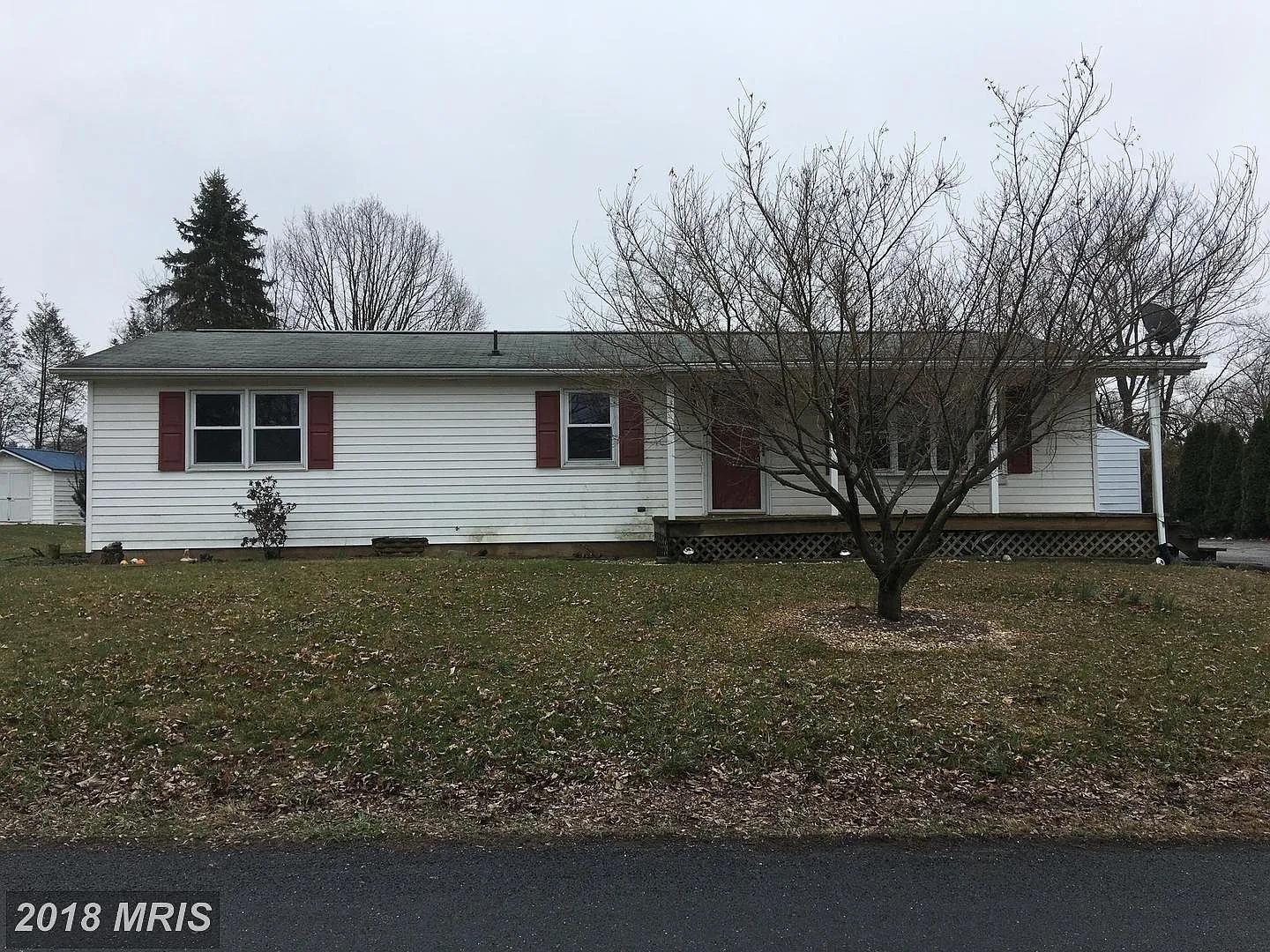 374 Valley Dr photo 1
