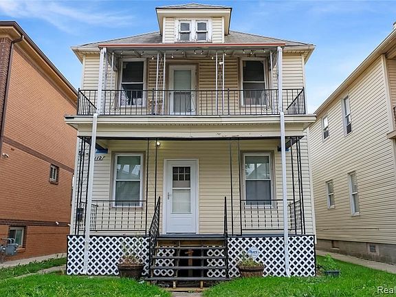 2nd image of 2112 Trowbridge St