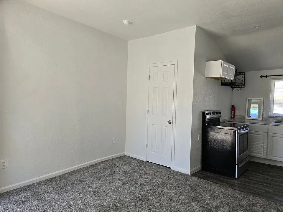 Centrally Located One Bedroom Duplex
