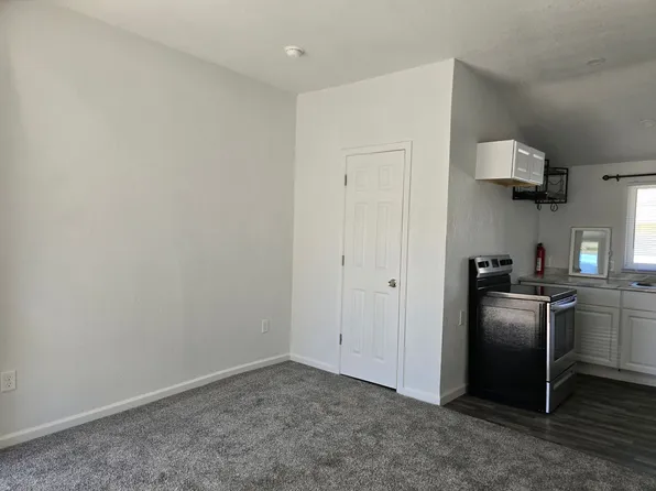 Centrally Located One Bedroom Duplex, 1100 S Wisconsin Ave, Casper, WY 82609