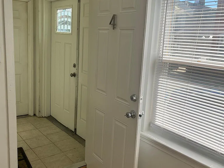 4081 Spring Garden St #4 — Photo 13