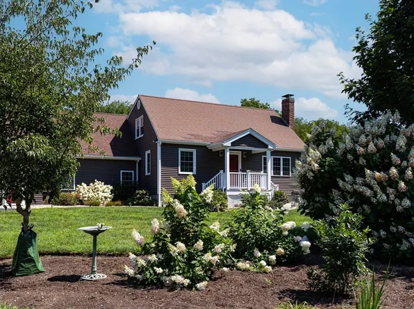52 Lovering St, Medway, MA 02053