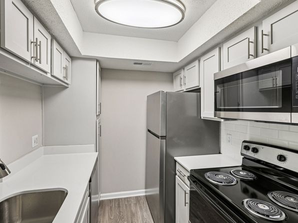 6401 Woodbend Dr #5612-318