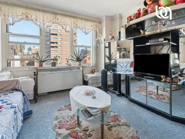 305 East 24th Street image 8 of 12